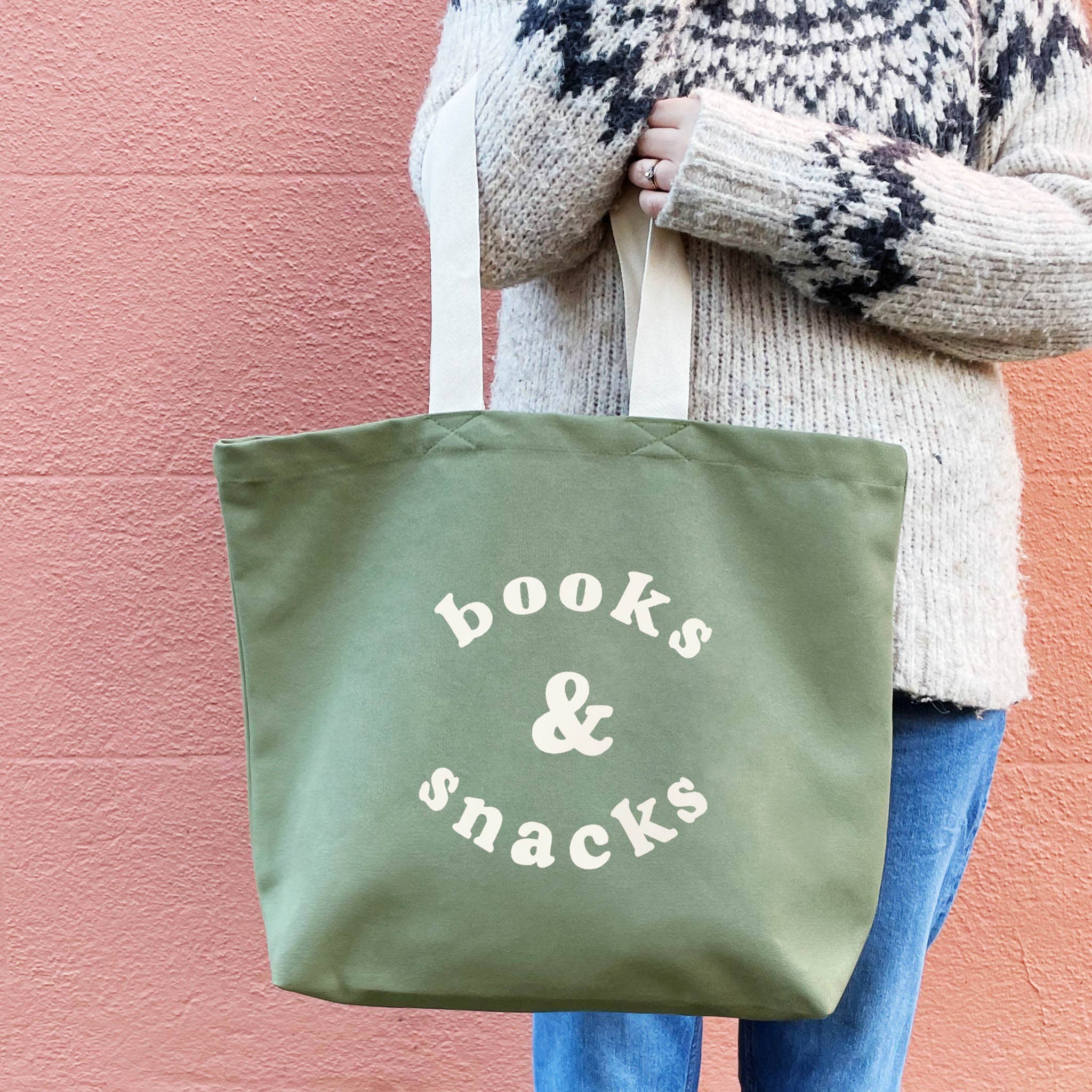 Books & Snacks - Tote Bag Oliven