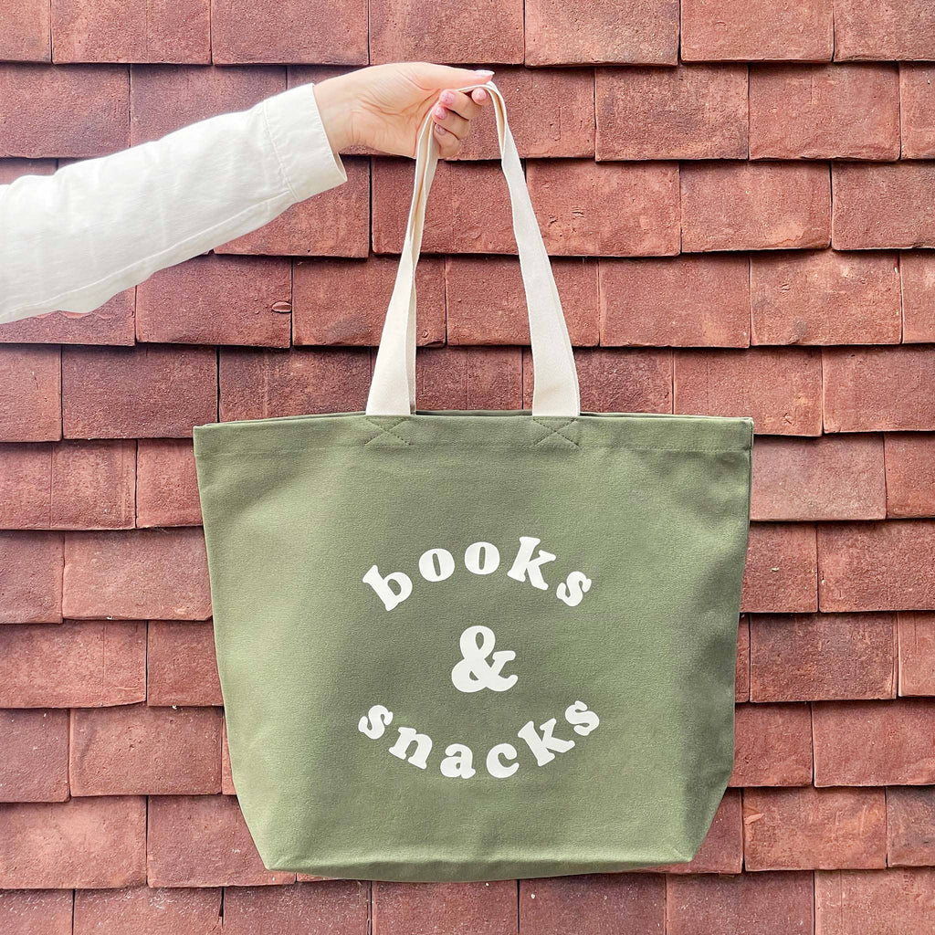 Books & Snacks - Tote Bag Oliven