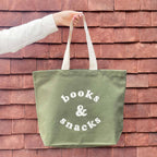 Books & Snacks - Tote Bag Oliven