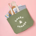 Books & Snacks - Tote Bag Oliven